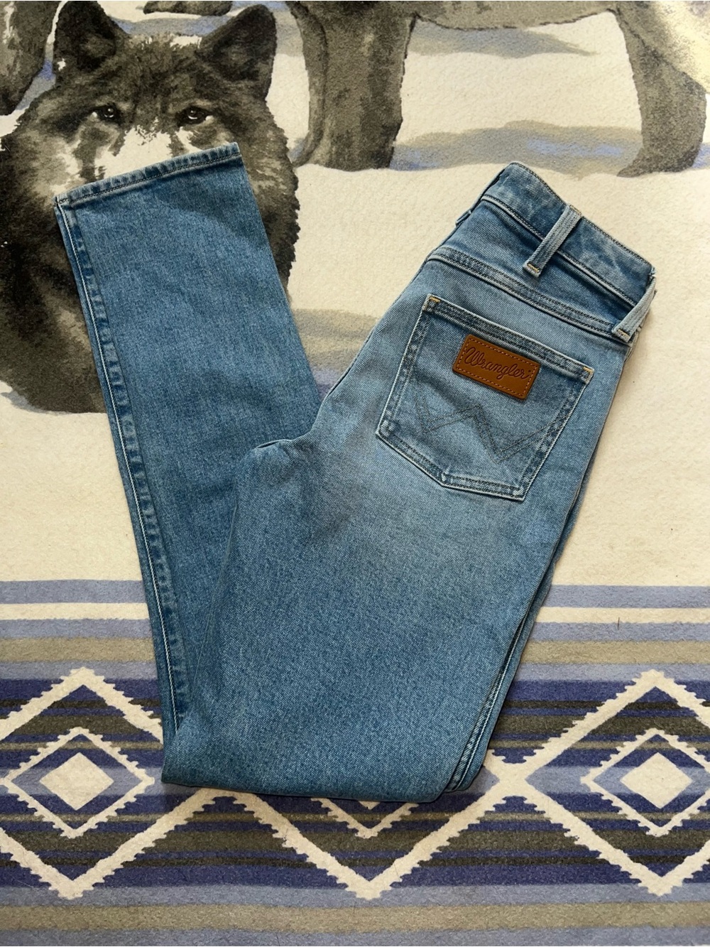 *Special Feature Commercial Sample* Womens Wrangler Mid Rise Light Wash Jeans 26